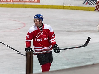 Historicky první hokejový zápas PKS okna